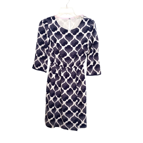 Boden Dresses & Skirts - Boden Navy and White Patterned  faux wrap Dress - Size 2P